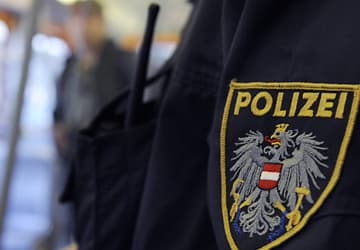 Fake policemen 'investigated' prostitutes