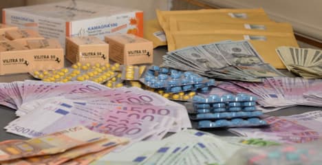 Insufficient postage betrays drug gang