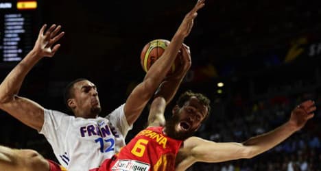 Hosts Spain choke against defensive France