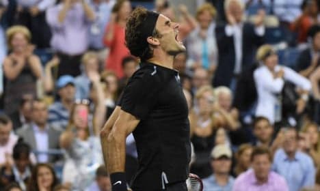 Federer battles into ninth US Open semifinal