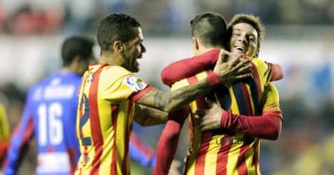 Barça defy nationalists with Catalan kit