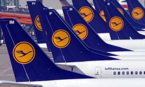 Lufthansa pilots to strike for 35 hours