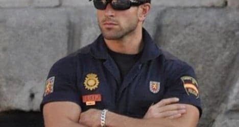 Mr Biceps: Spanish cop heats up Instagram