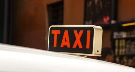 Rip-off Rome taxi driver robs tourists' luggage