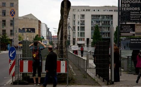 Expats reveal another side of Berlin Wall