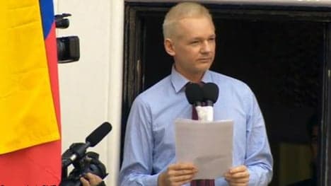 Ecuador 'guarantees' Assange asylum