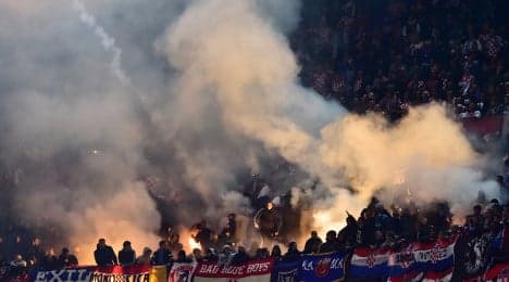 Flare-throwing disrupts Italy-Croatia match