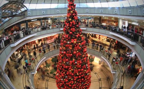 Higher retail forecast amid Christmas cheer