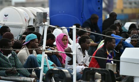 Migrants dice with death to reach Europe