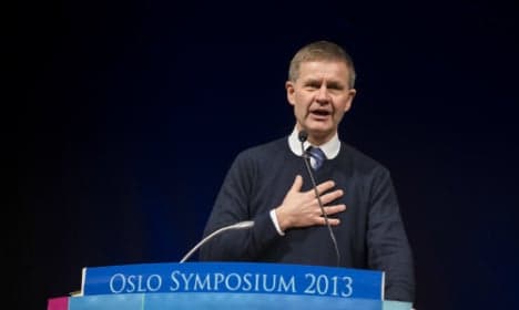 Sri Lanka accuses Oslo envoy of funding rebels