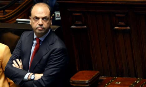 Rome mayor defiant over gay marriages