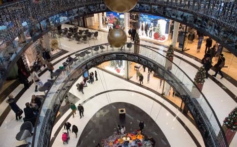 Clubs offer €1 for bust Berlin shopping mall