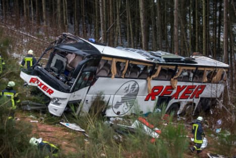 4 dead, 40 injured, in horror coach crash