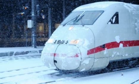 Hundreds stranded on faulty ICE train