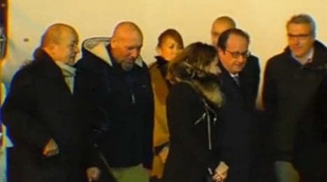 Last French hostage arrives back in Paris