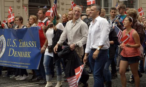 VIDEO: US Ambassador shows off Danish 'skills'