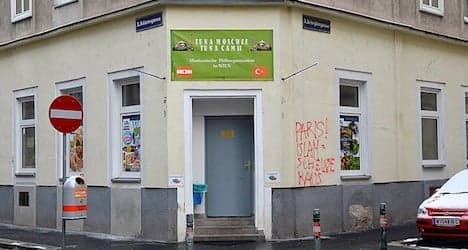 Vienna mosque defaced by graffiti