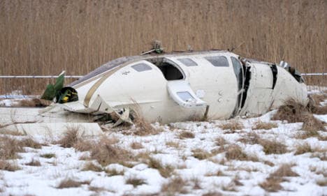 Three survive plane crash near Västerås