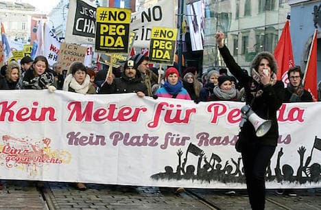 Pegida in Linz meets fierce resistance