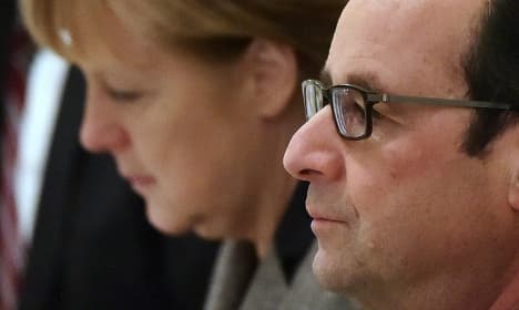 Hollande and Merkel seek deal in Moscow