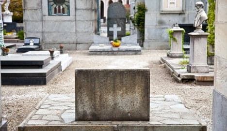 Italian man dies while visiting wife's grave