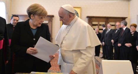 Merkel and Pope Francis discuss Ukraine crisis