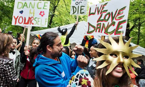 Sweden keeps ban on spontaneous dancing