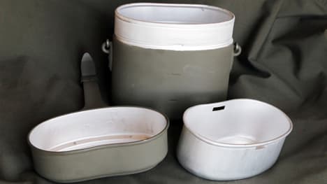 Army bans scuffed aluminium dishes