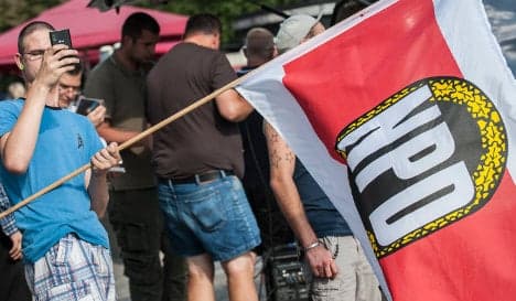 Neo-Nazis plan 'to storm Reichstag' 70 years on