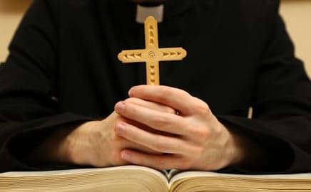 Priest in hot water after Mein Kampf comparison