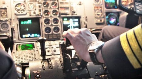 Pilots' doctors want stricter psych checks