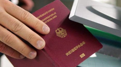 Minister wants to ID Schengen passengers