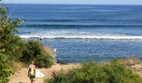 Surfers shun Réunion after shark attacks
