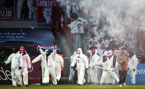 Banger-throwing fan hit with €30,000 fine