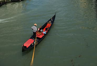 Austrian to deliver love letter by gondola