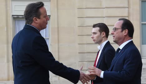 France tells Cameron referendum is 'very risky'