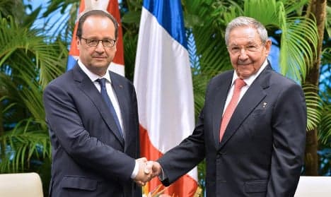 Hollande meets Castro brothers in Cuba
