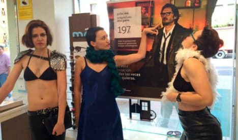 Feminists protest against 'sexist' optician advert