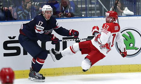 US overpowers Denmark at worlds