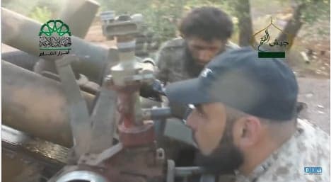 Syrian rebels show off Nazi howitzer in video