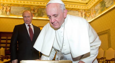 Putin visit puts pressure on Pope over Ukraine