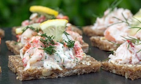 How to make Swedish shellfish on rye bread