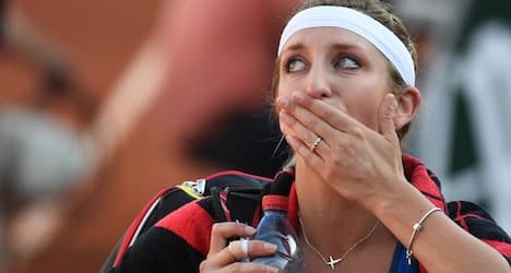 Bacsinszky bows to sick Serena in Paris semis