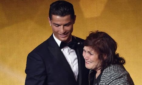 Ronaldo's mum stopped at airport with €55,000
