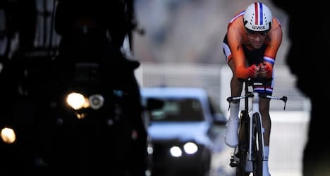 Dumoulin holds on to Tour de Suisse lead