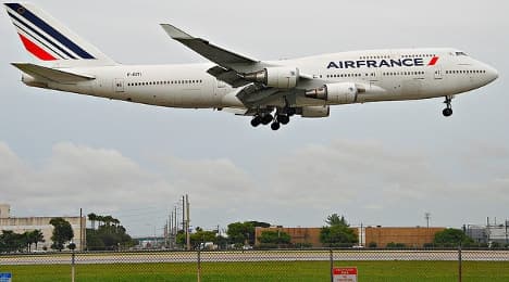 Air France to cut more costs after €600m losses