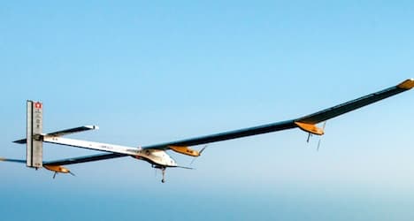 Solar Impulse pilot fights fatigue close to Hawaii