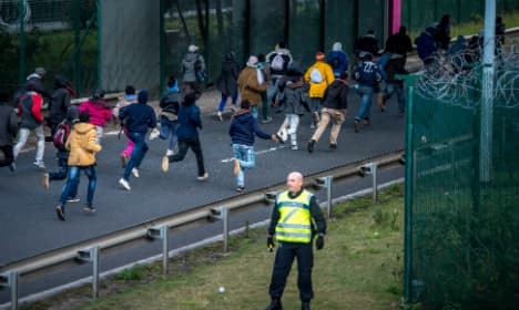 British press bashes France over Calais crisis
