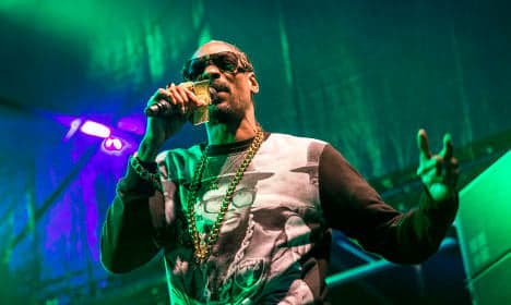 Swedish police briefly hold rapper Snoop Dogg