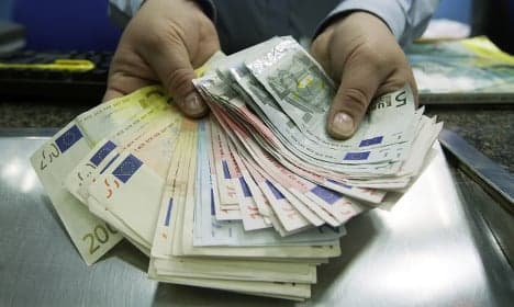 Greece 'wants tax assets hidden in Swiss banks'
